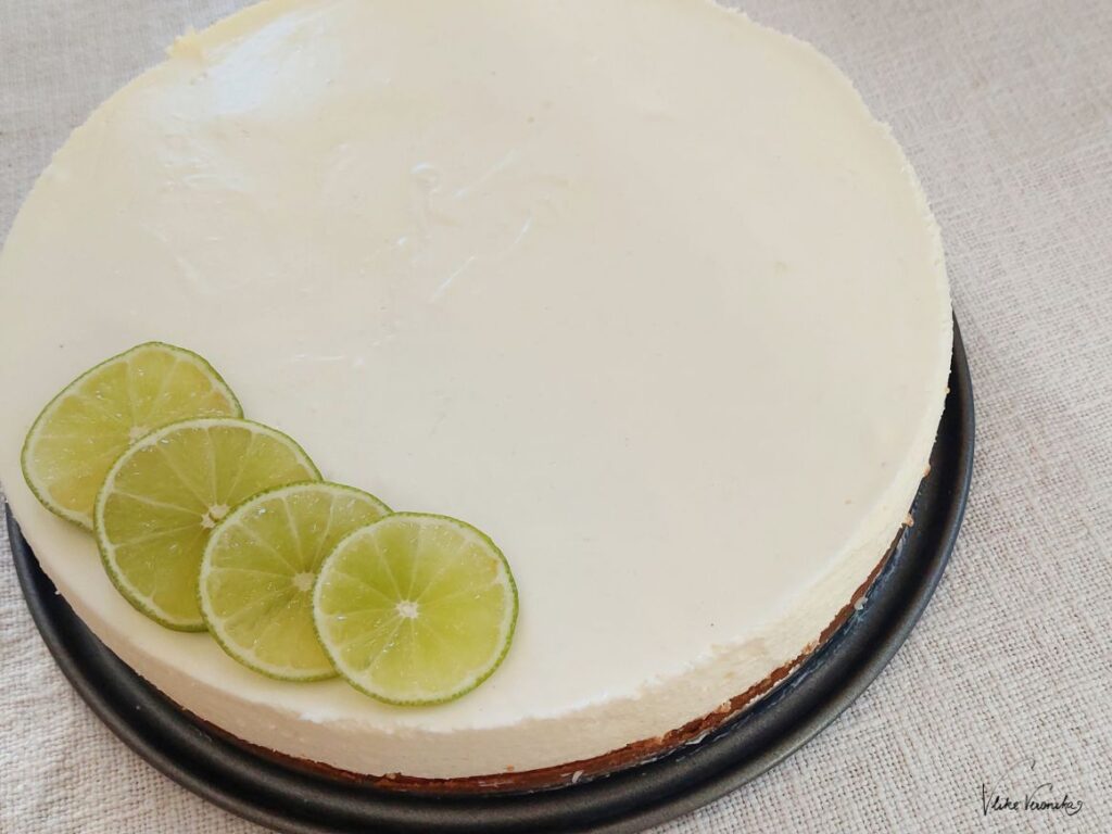 Mach dir diesen cremigen No-bake Limettencheesecake.