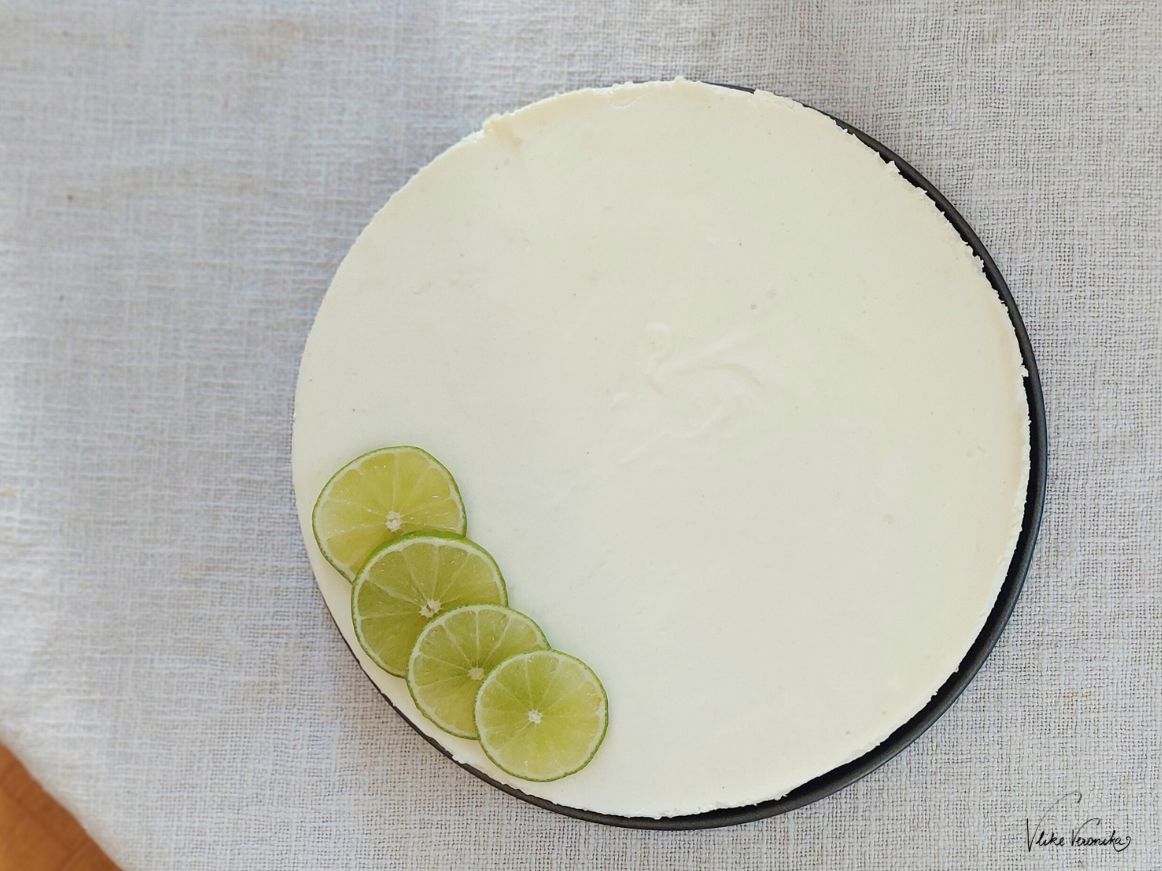 Mach dir einen Limetten-Cheesecake ohne Backen in 20 Minuten.